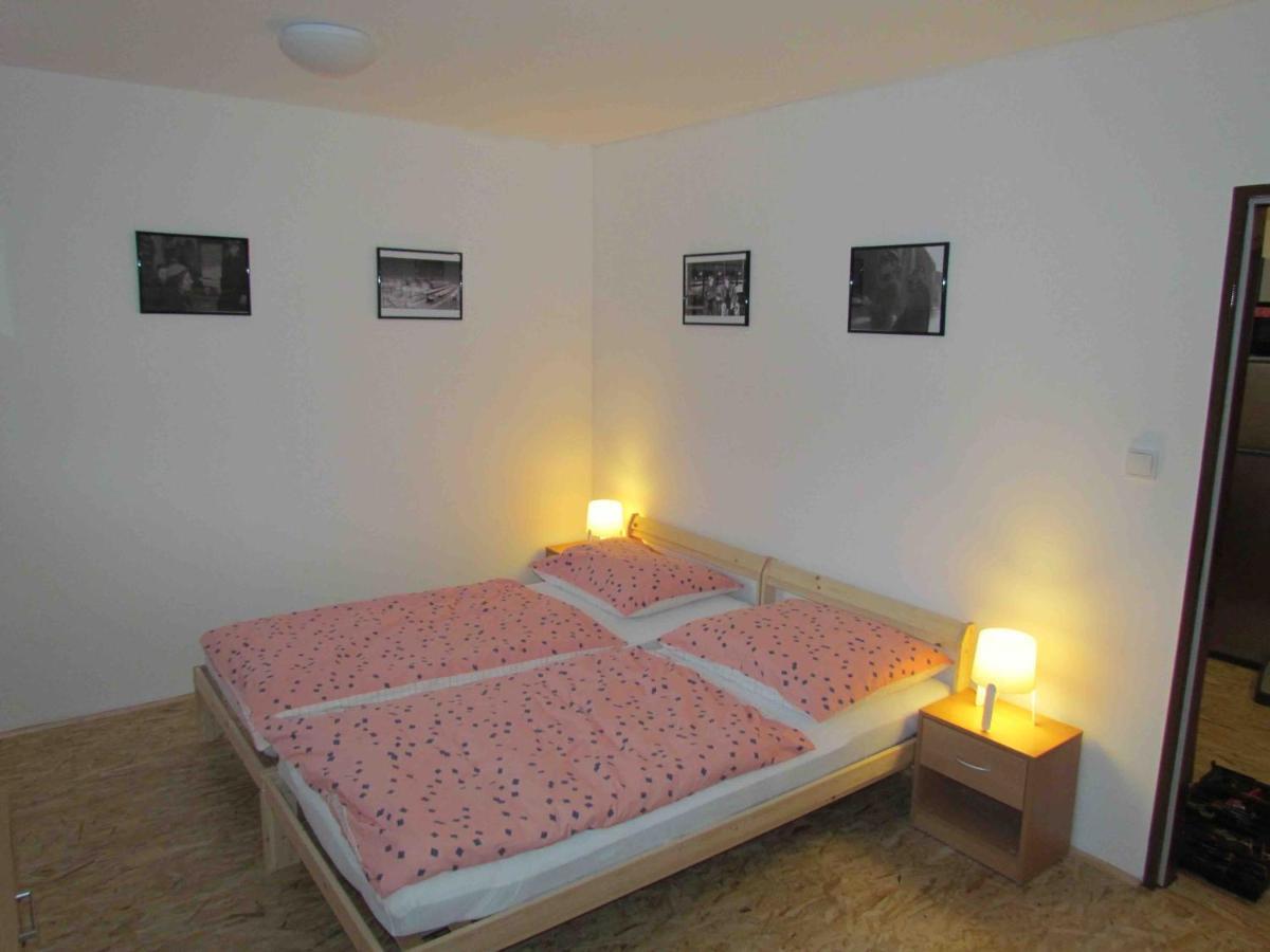 Dopravna Alzbetin Aparthotel Zelezna Ruda Exterior photo