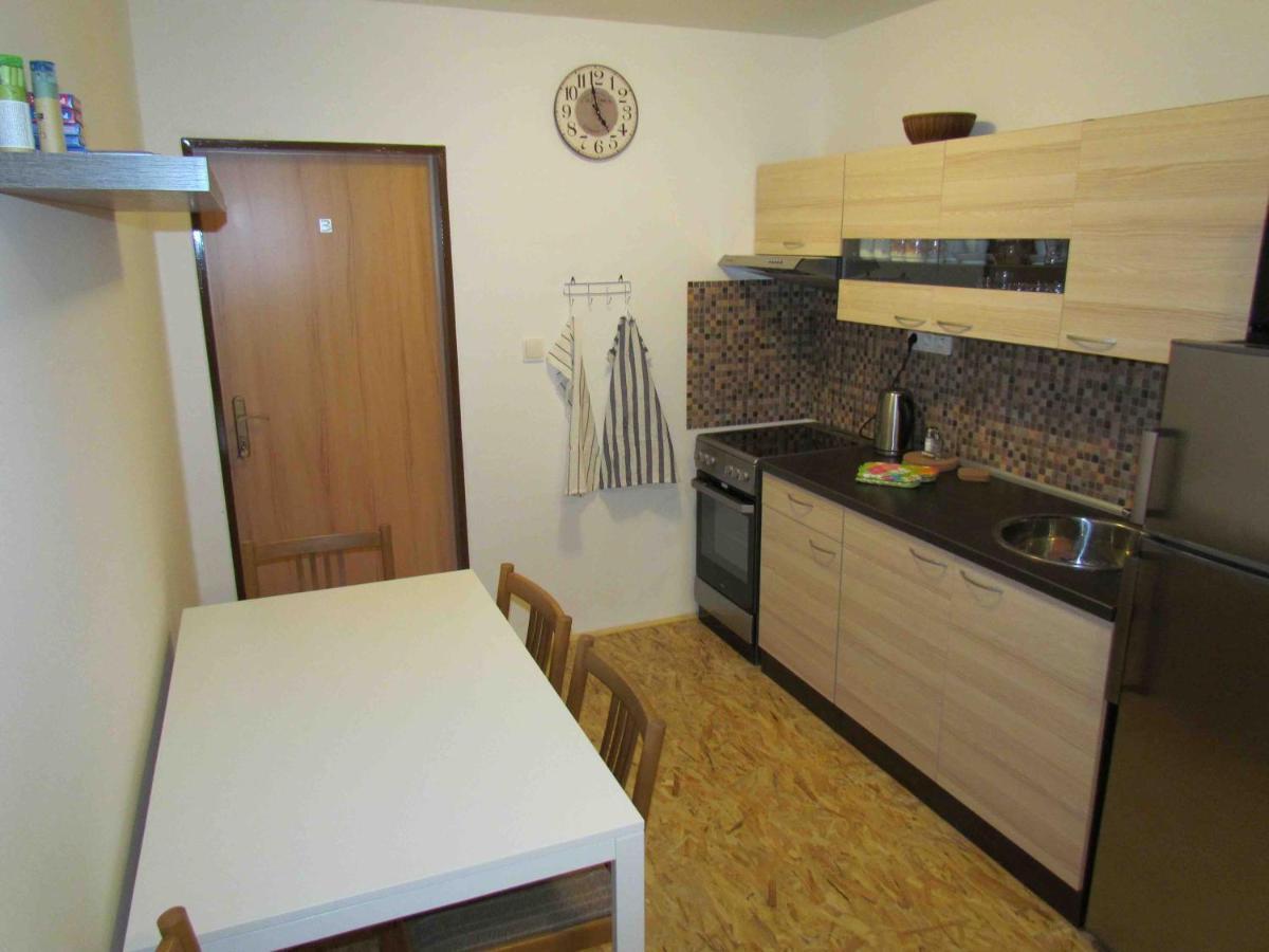 Dopravna Alzbetin Aparthotel Zelezna Ruda Exterior photo