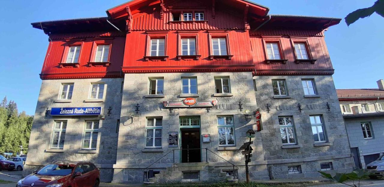 Dopravna Alzbetin Aparthotel Zelezna Ruda Exterior photo